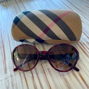 Burberry Sunglasses with case in excellent condition